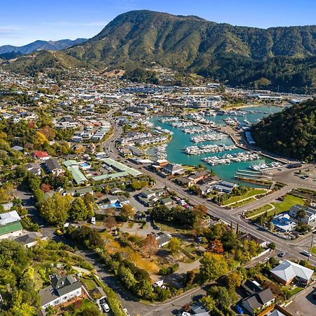 Tasman Holiday Parks Пиктон Экстерьер фото Aerial view of Akaroa