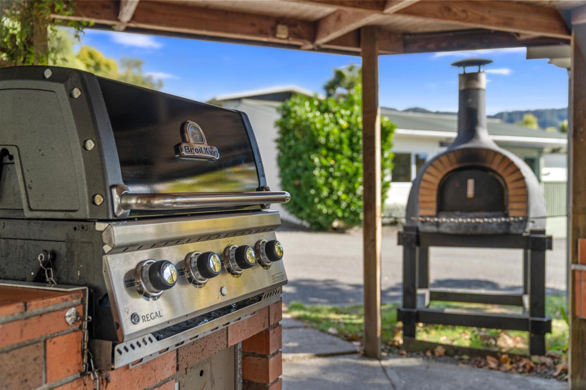 Tasman Holiday Parks Пиктон Экстерьер фото A gas grill