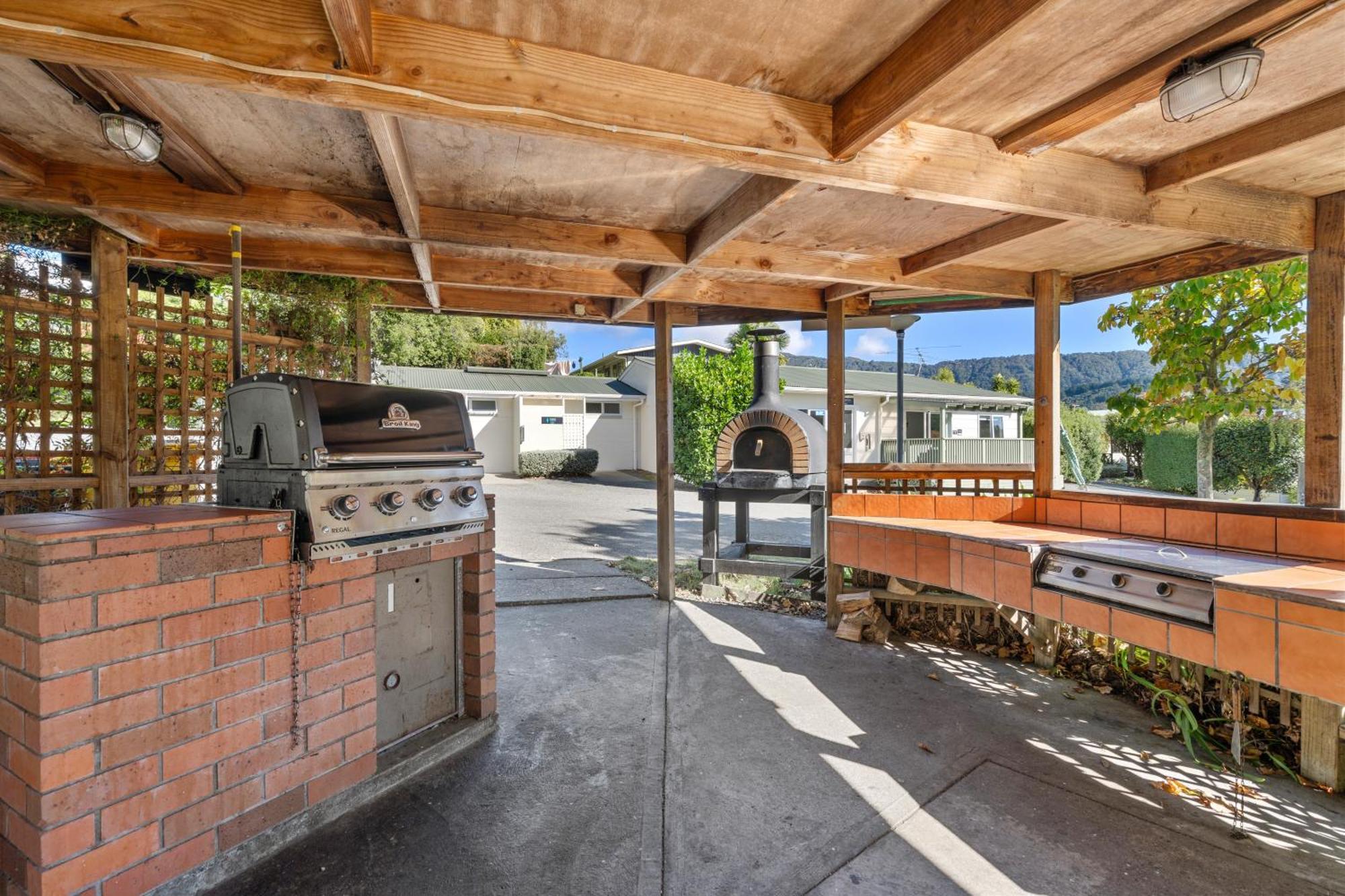 Tasman Holiday Parks Пиктон Экстерьер фото Outdoor kitchen at the 2019 San Diego Comic-Con