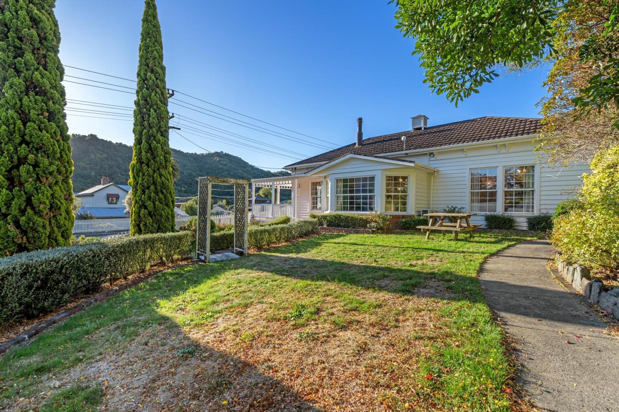 Tasman Holiday Parks Пиктон Экстерьер фото The house in 2015